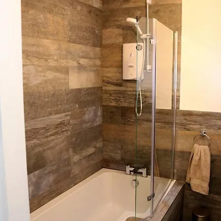 Luxury Living In Chapel Allerton By Yorksha Property شقة