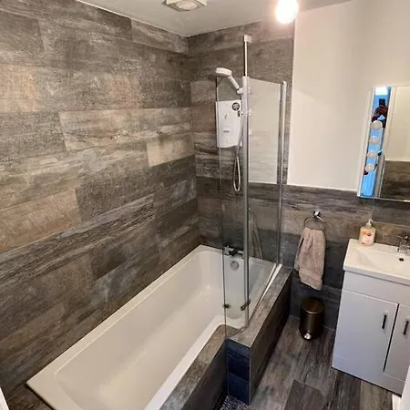 Luxury Living In Chapel Allerton By Yorksha Property *