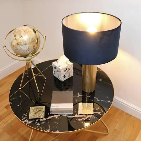 Luxury Living In Chapel Allerton By Yorksha Property * ليدز