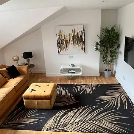 Luxury Living In Chapel Allerton By Yorksha Property شقة ليدز