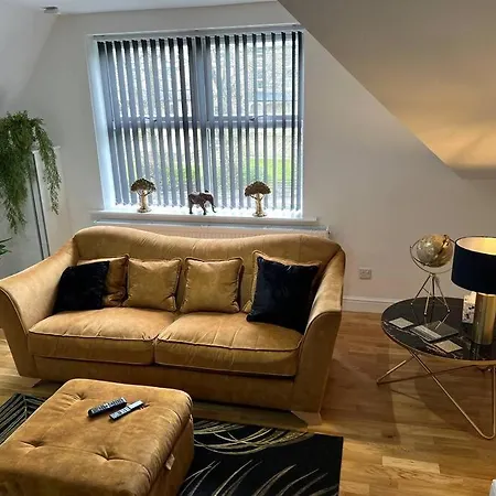 Luxury Living In Chapel Allerton By Yorksha Property * ليدز