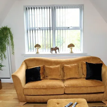 Luxury Living In Chapel Allerton By Yorksha Property شقة *