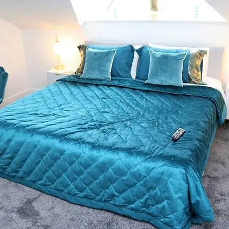 Luxury Living In Chapel Allerton By Yorksha Property شقة *